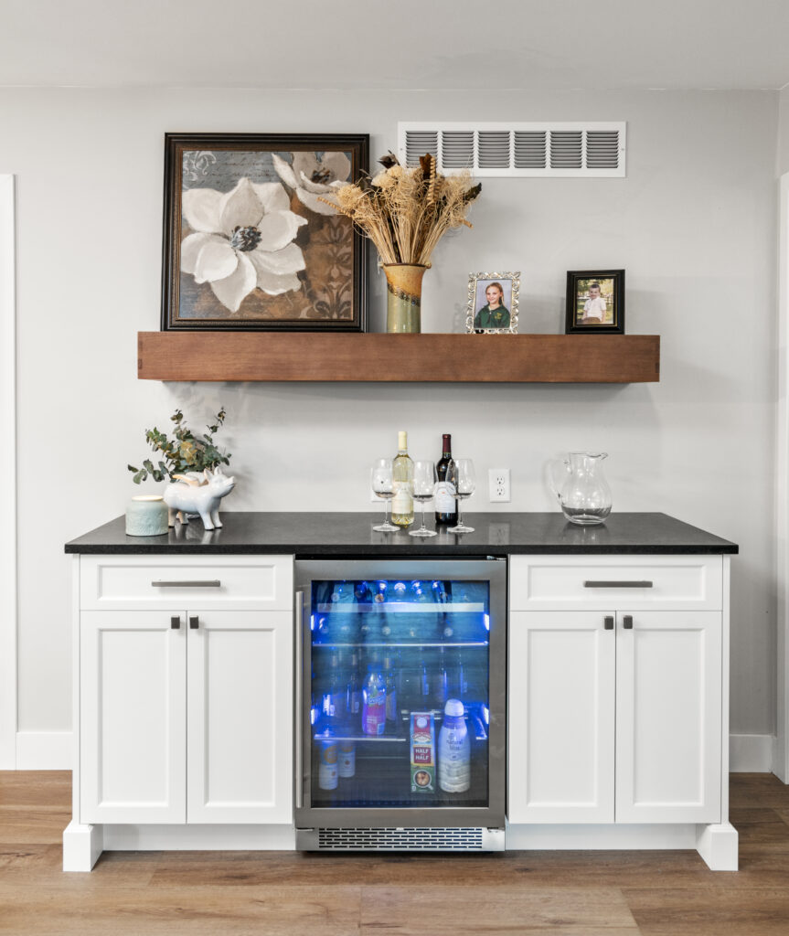 Bucks County kitchen remodeling firm creates appealing beverage nook